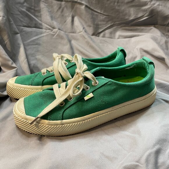 Cariuma OCA LOW (green canvas) size 8 - Picture 1 of 6
